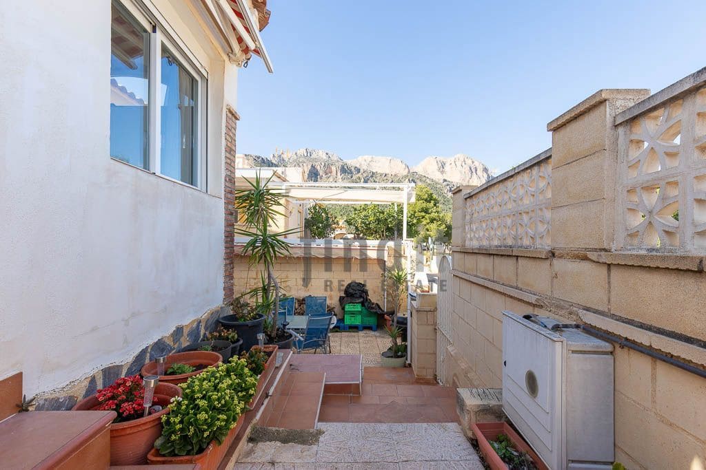 2 soveværelse Bungalow til salg i Polop med garage - € 169.000 (Ref: 9607225)