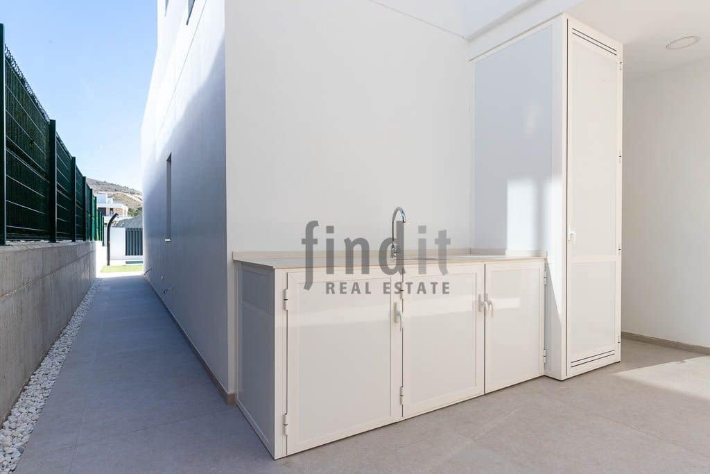 3 bedroom Villa for sale in Finestrat with pool garage - € 575,000 (Ref: 9625349)