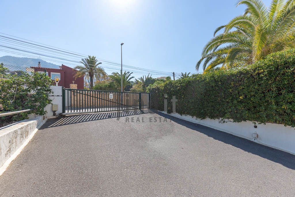 2 bedroom Apartment for sale in Albir with garage - € 325,000 (Ref: 9665951)