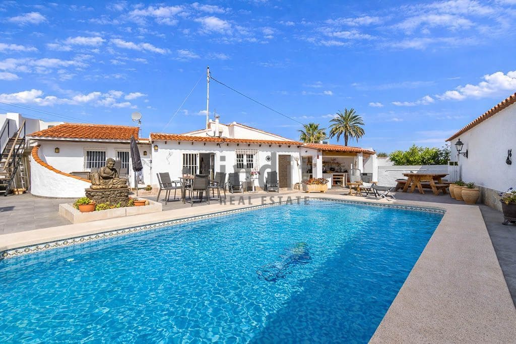 3 bedroom Villa for sale in Albir with pool garage - € 549,000 (Ref: 9807670)