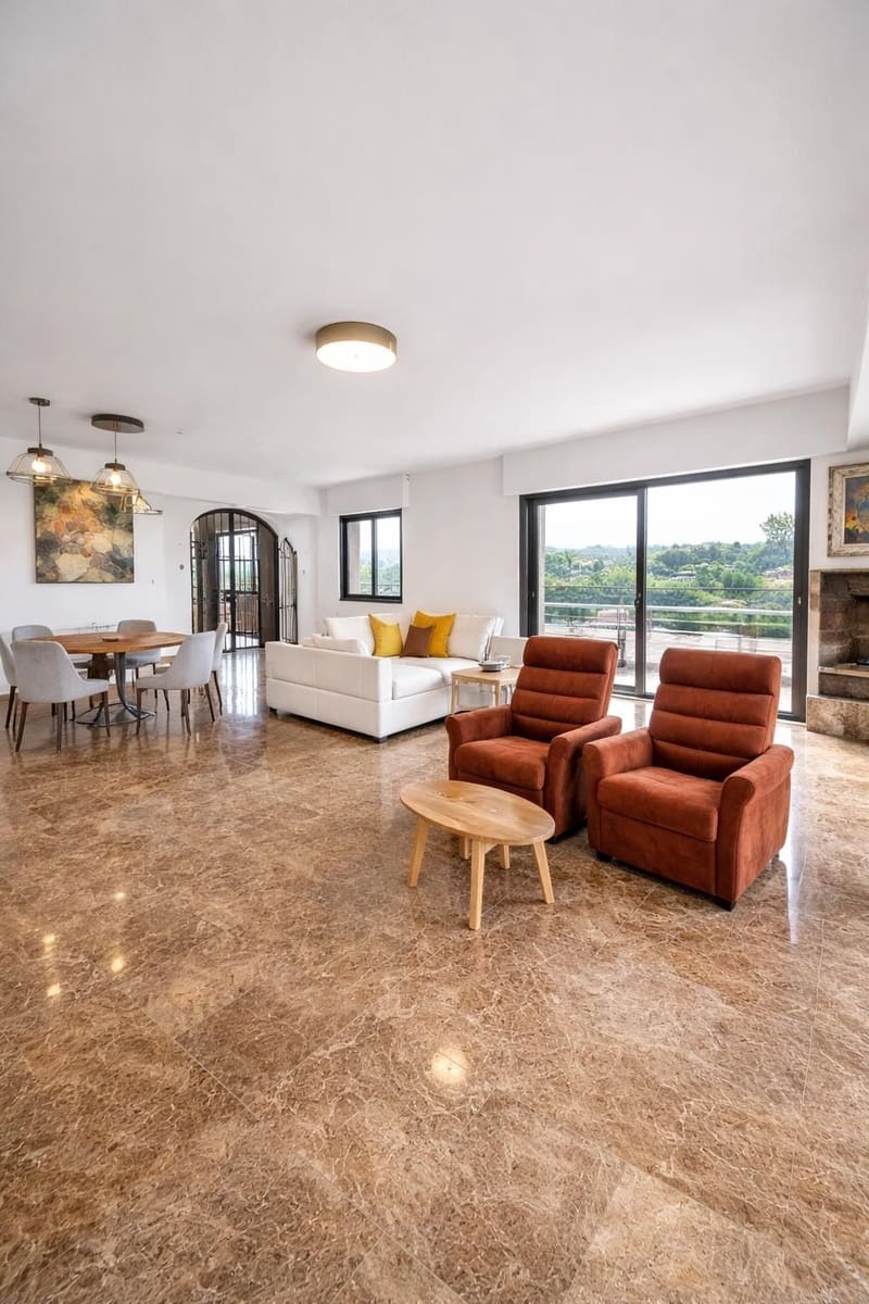 4 soveværelse Villa til salg i La Nucia med swimmingpool - € 895.000 (Ref: 9828290)