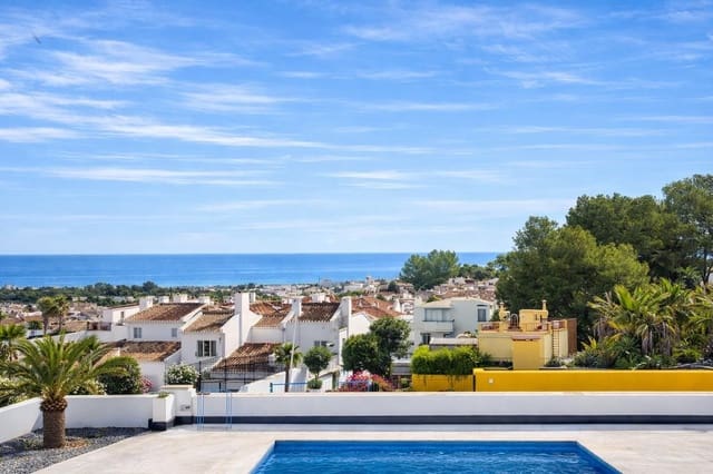 4 soveværelse Villa til salg i La Nucia med swimmingpool - € 895.000 (Ref: 9828290)