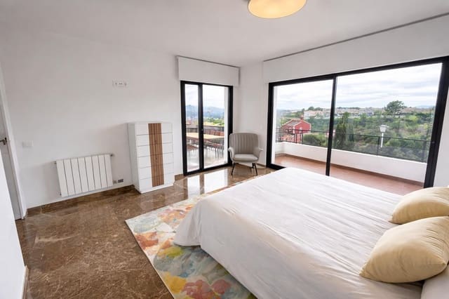 4 soveværelse Villa til salg i La Nucia med swimmingpool - € 895.000 (Ref: 9828290)
