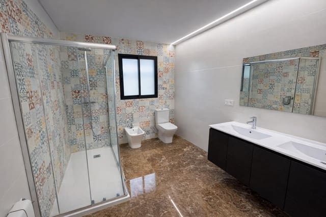 4 soveværelse Villa til salg i La Nucia med swimmingpool - € 895.000 (Ref: 9828290)