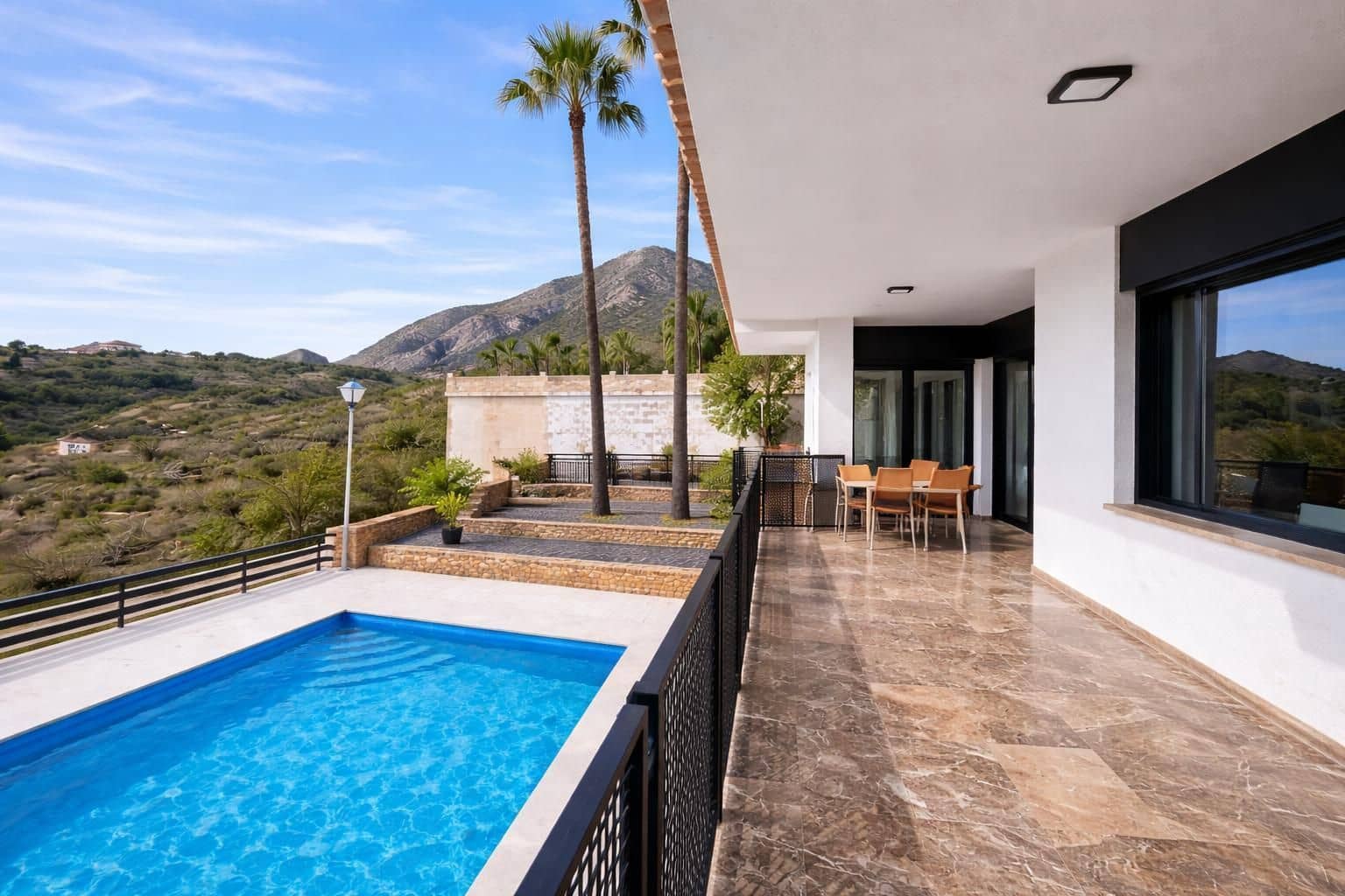 4 soveværelse Villa til salg i La Nucia med swimmingpool - € 895.000 (Ref: 9828290)