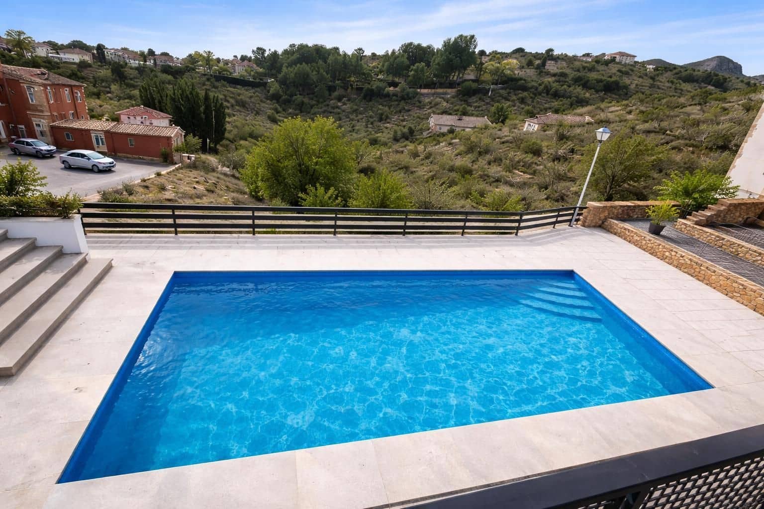 4 soveværelse Villa til salg i La Nucia med swimmingpool - € 895.000 (Ref: 9828290)