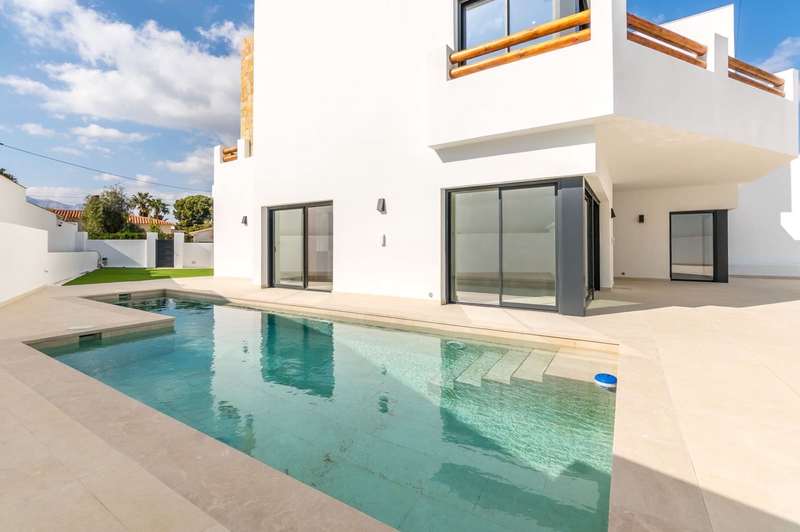 4 soveværelse Villa til salg i Albir med swimmingpool - € 1.195.000 (Ref: 9842146)