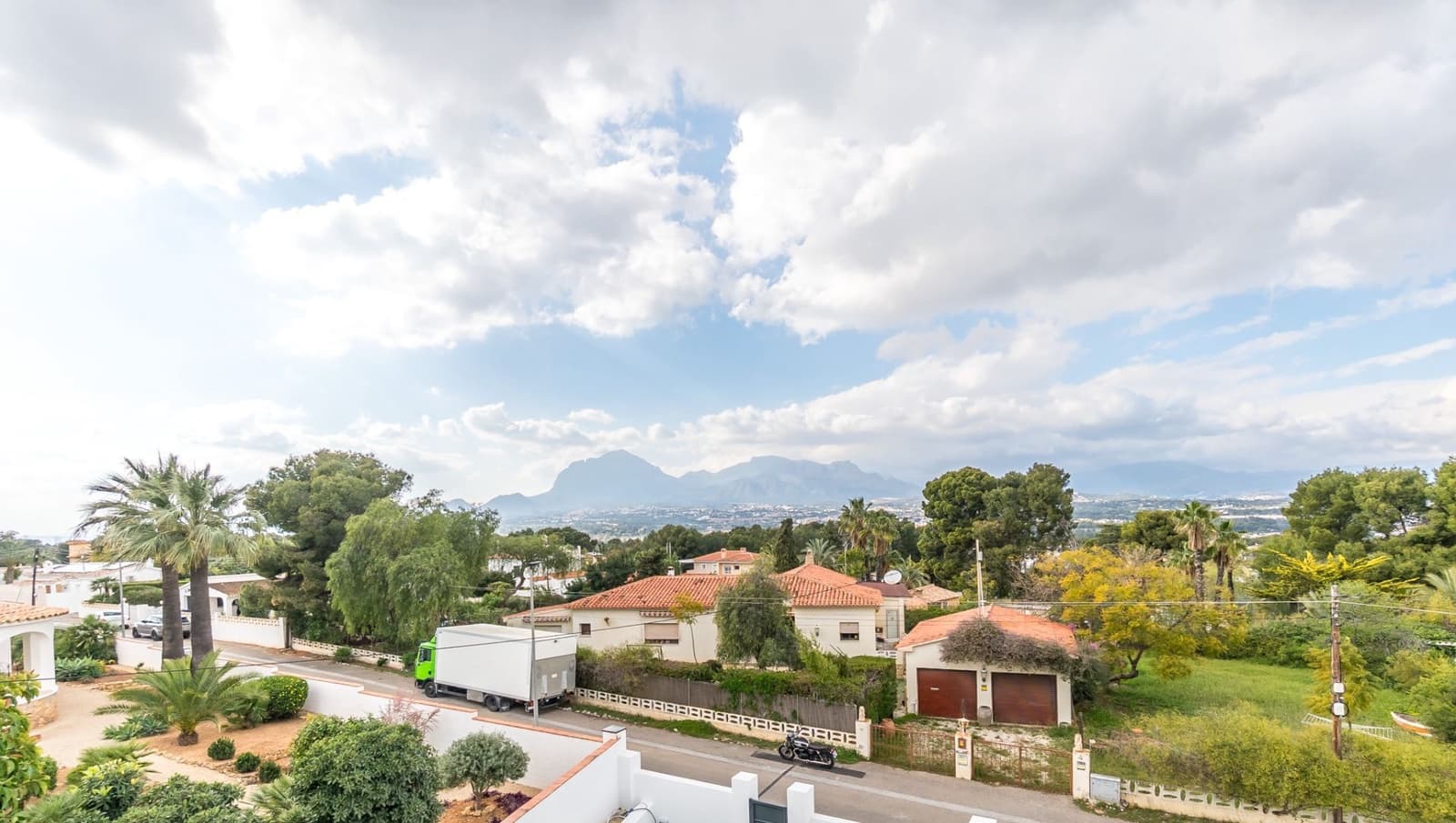 4 soveværelse Villa til salg i Albir med swimmingpool - € 1.195.000 (Ref: 9842146)