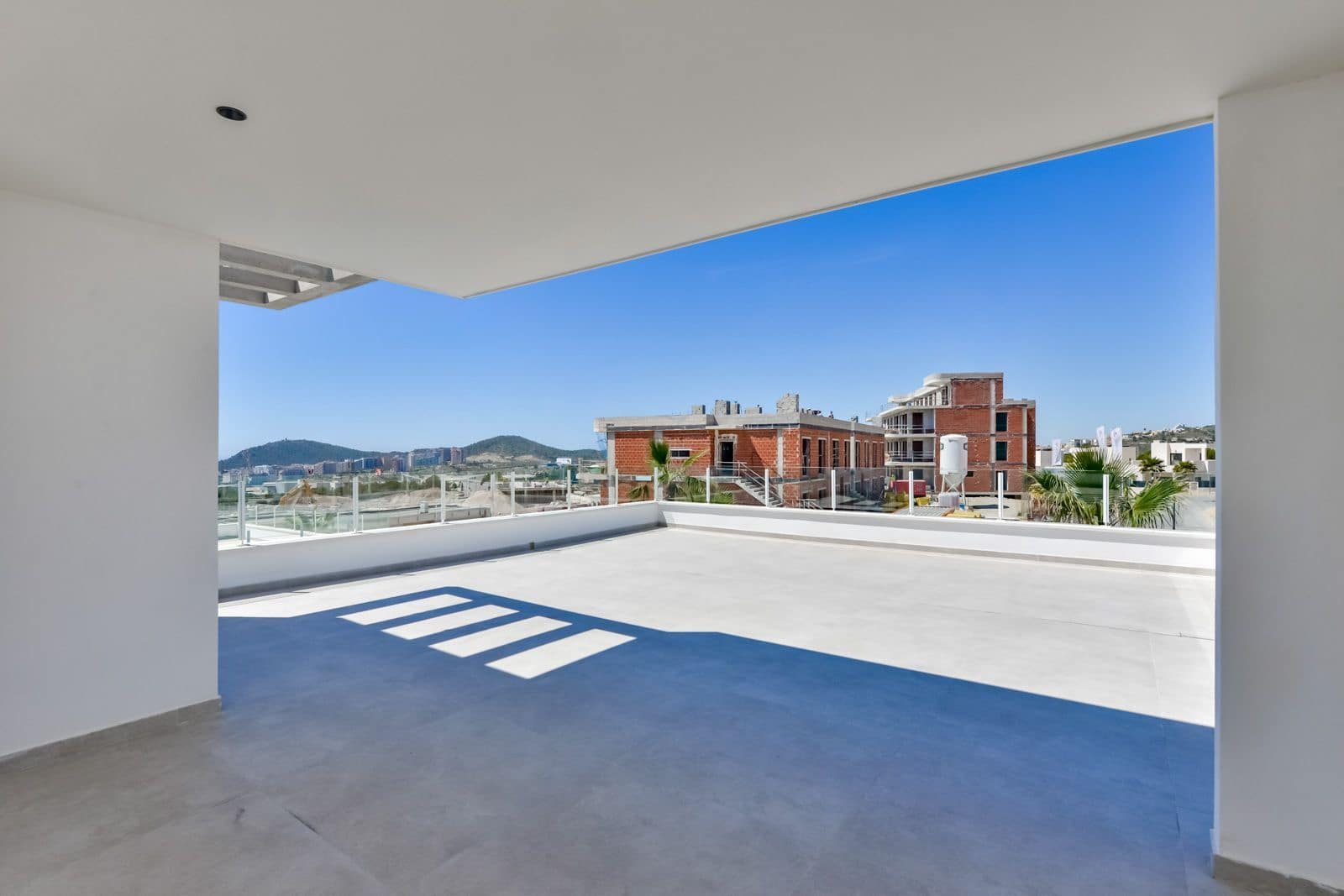 Villa for sale in Finestrat with pool garage - € 790,000 (Ref: 9884025)