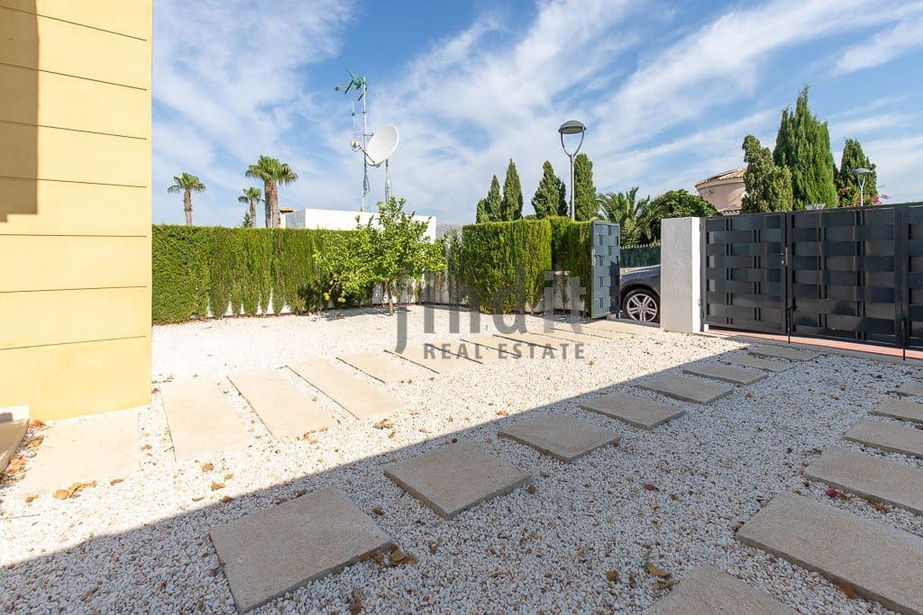 3 soveværelse Villa til salg i Busot med swimmingpool garage - € 355.000 (Ref: 9951036)