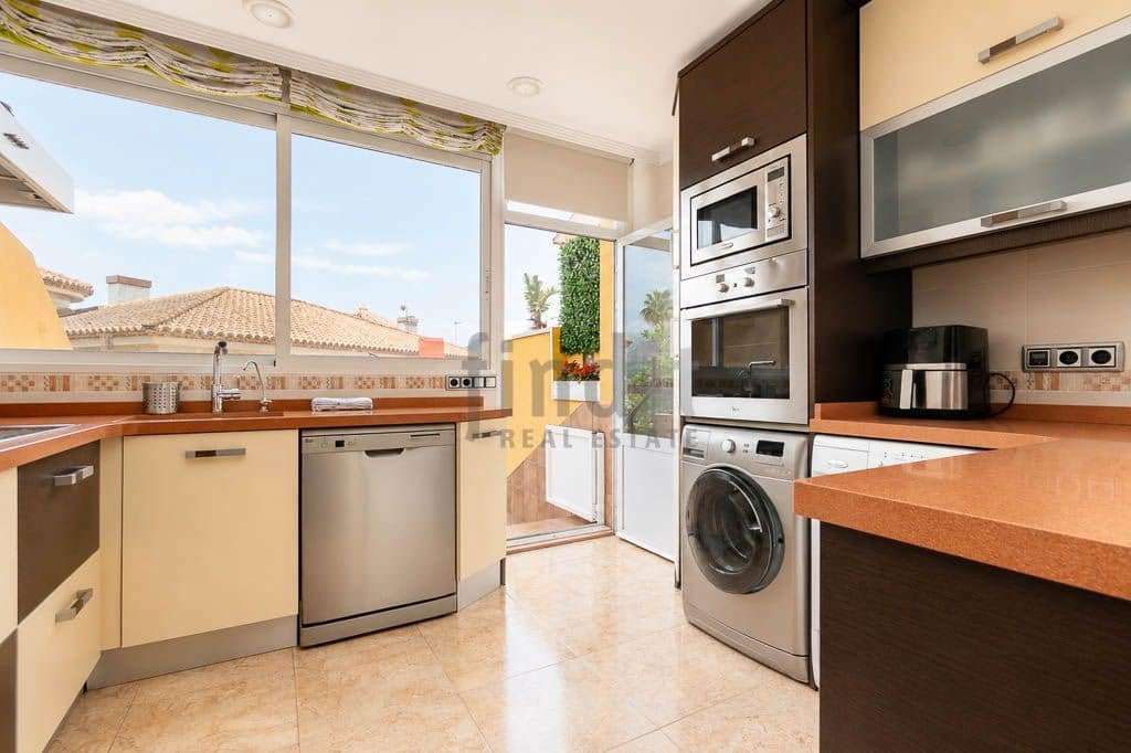 3 bedroom Villa for sale in Albir - € 299,000 (Ref: 9966130)