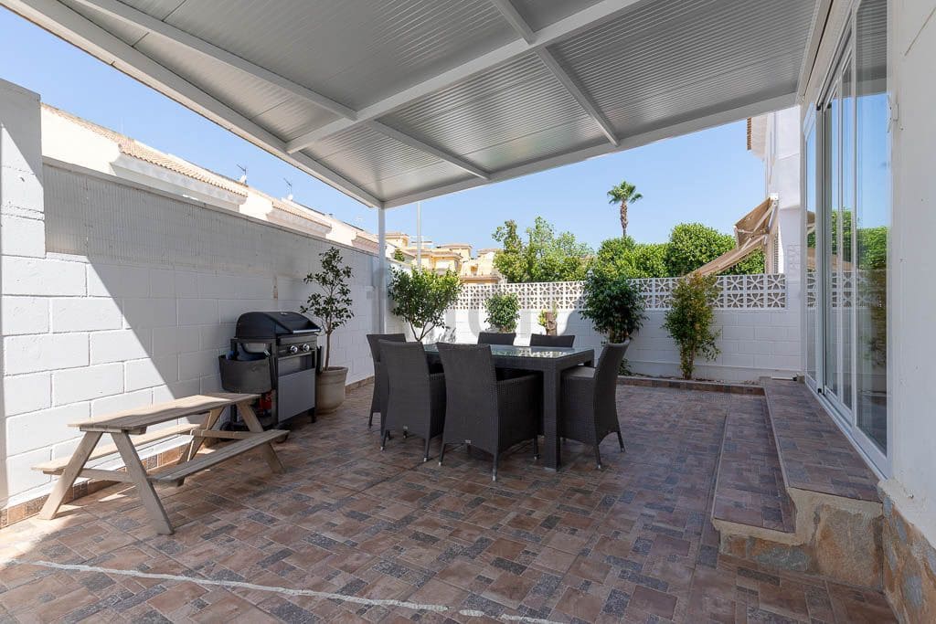 4 slaapkamer Villa te koop in Albir met zwembad garage - € 595.000 (Ref: 9986406)