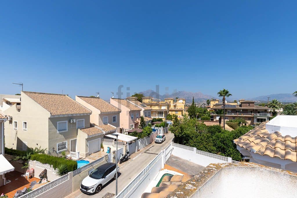 4 slaapkamer Villa te koop in Albir met zwembad garage - € 595.000 (Ref: 9986406)