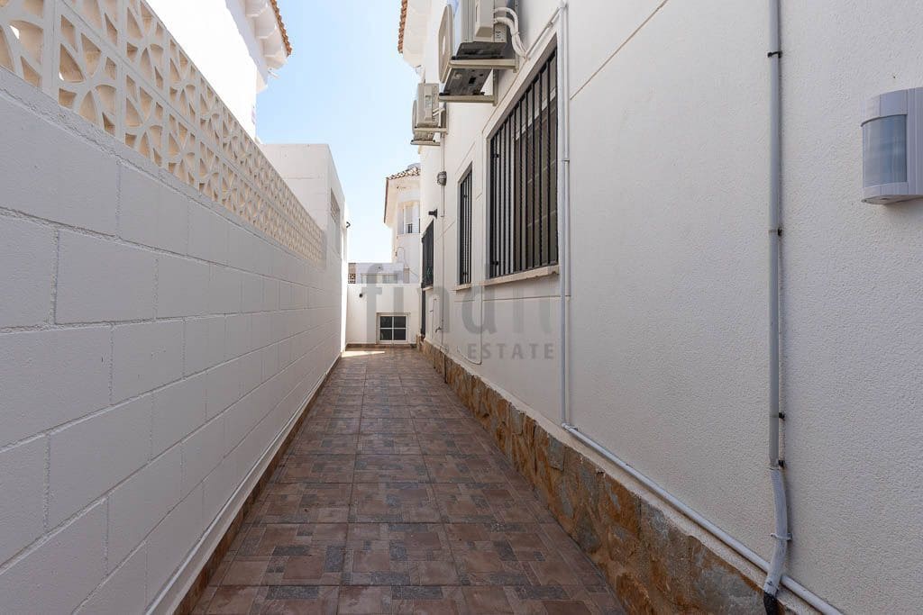 4 slaapkamer Villa te koop in Albir met zwembad garage - € 595.000 (Ref: 9986406)