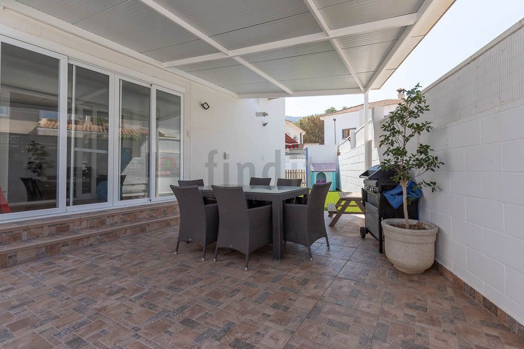 4 slaapkamer Villa te koop in Albir met zwembad garage - € 595.000 (Ref: 9986406)