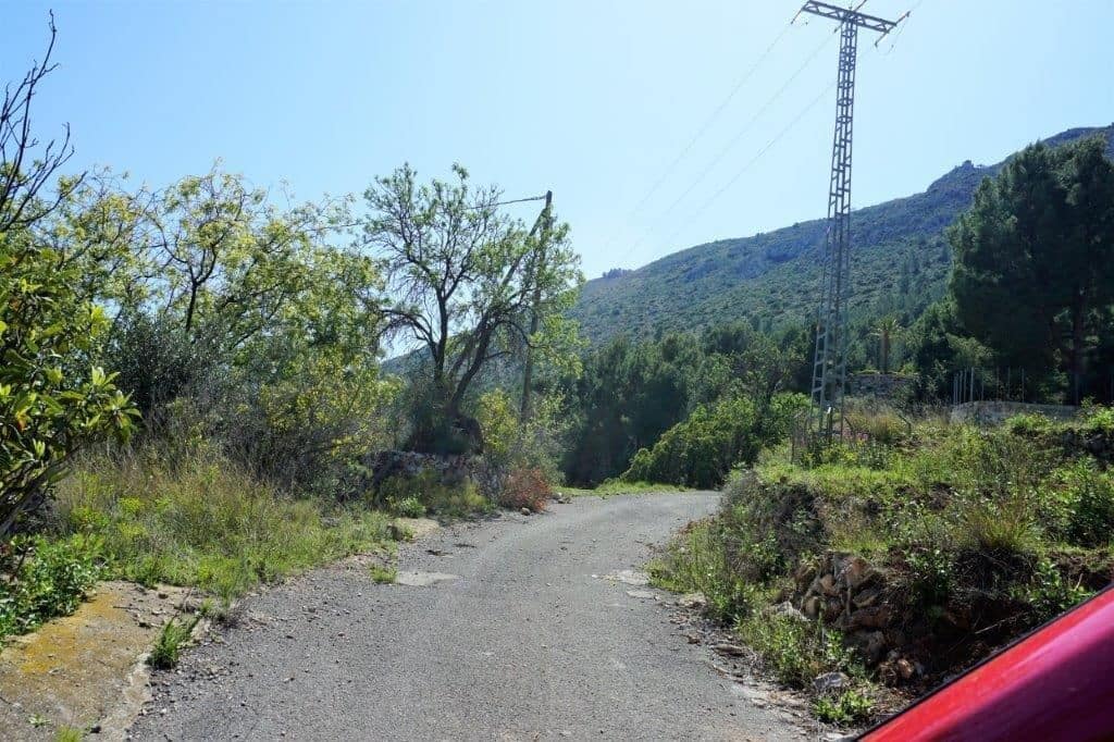 Grunde uden byggetilladelser til salg i Guadalest - € 360.000 (Ref: 4891511)
