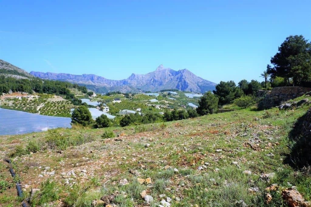Grunde uden byggetilladelser til salg i Guadalest - € 360.000 (Ref: 4891511)