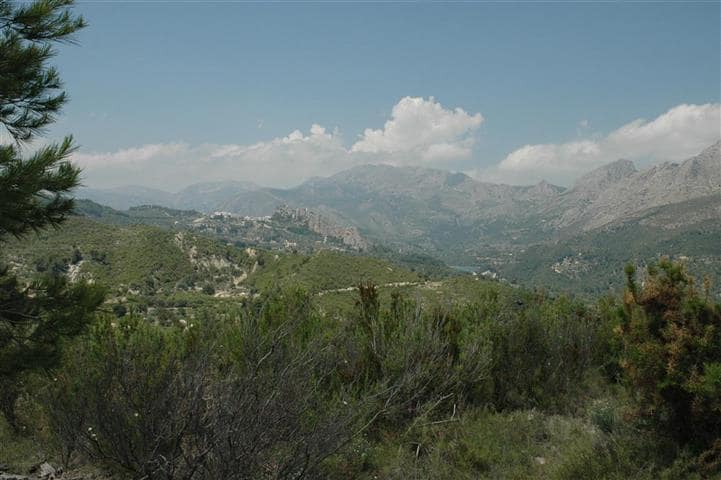 Grunde uden byggetilladelser til salg i Guadalest - € 85.000 (Ref: 4952376)