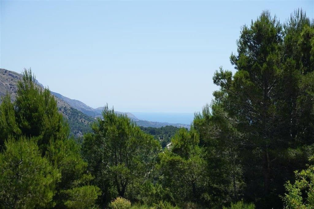 Grunde uden byggetilladelser til salg i Guadalest - € 85.000 (Ref: 4952376)