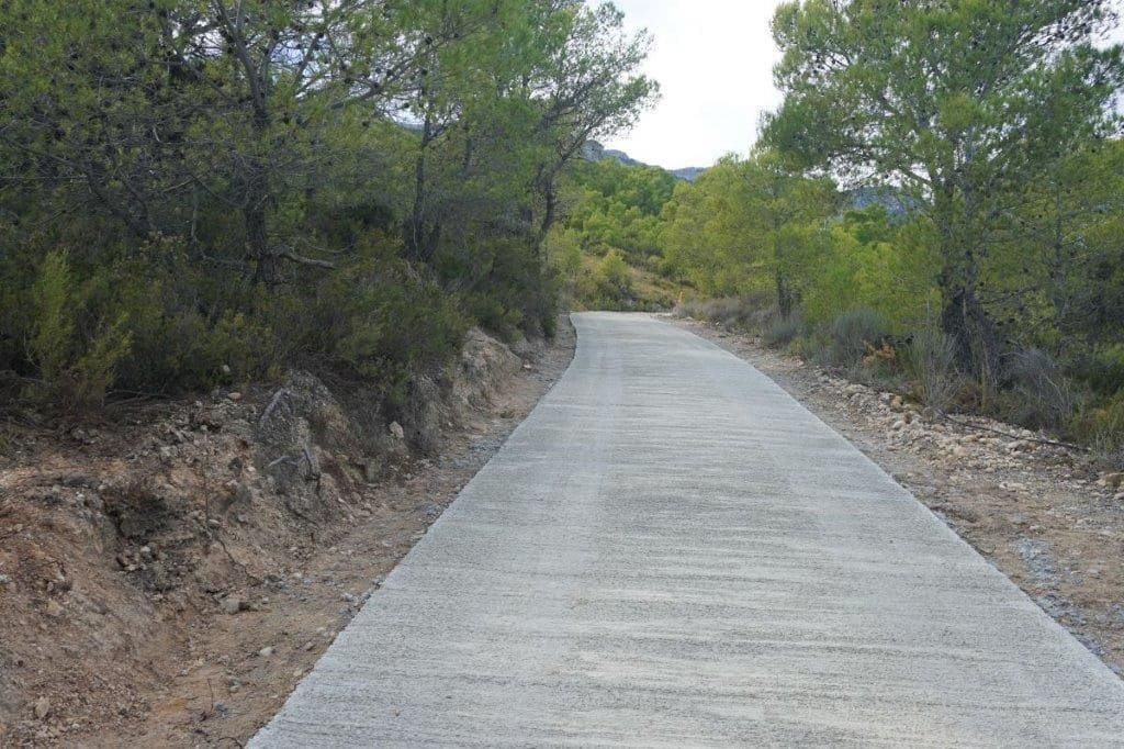 Grunde uden byggetilladelser til salg i Guadalest - € 85.000 (Ref: 4952376)