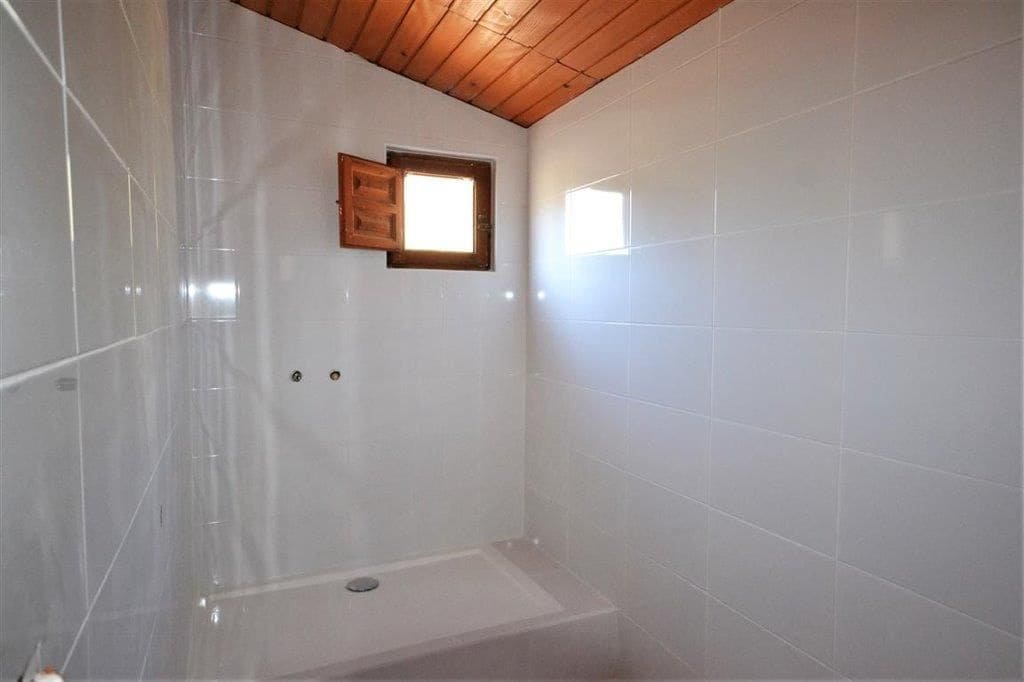 Grunde uden byggetilladelser til salg i Guadalest - € 85.000 (Ref: 4952376)