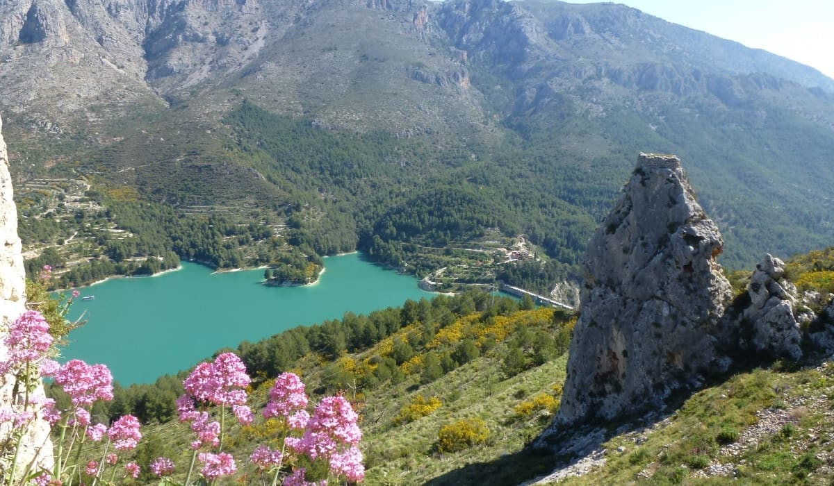 Grunde uden byggetilladelser til salg i Guadalest - € 85.000 (Ref: 4952376)