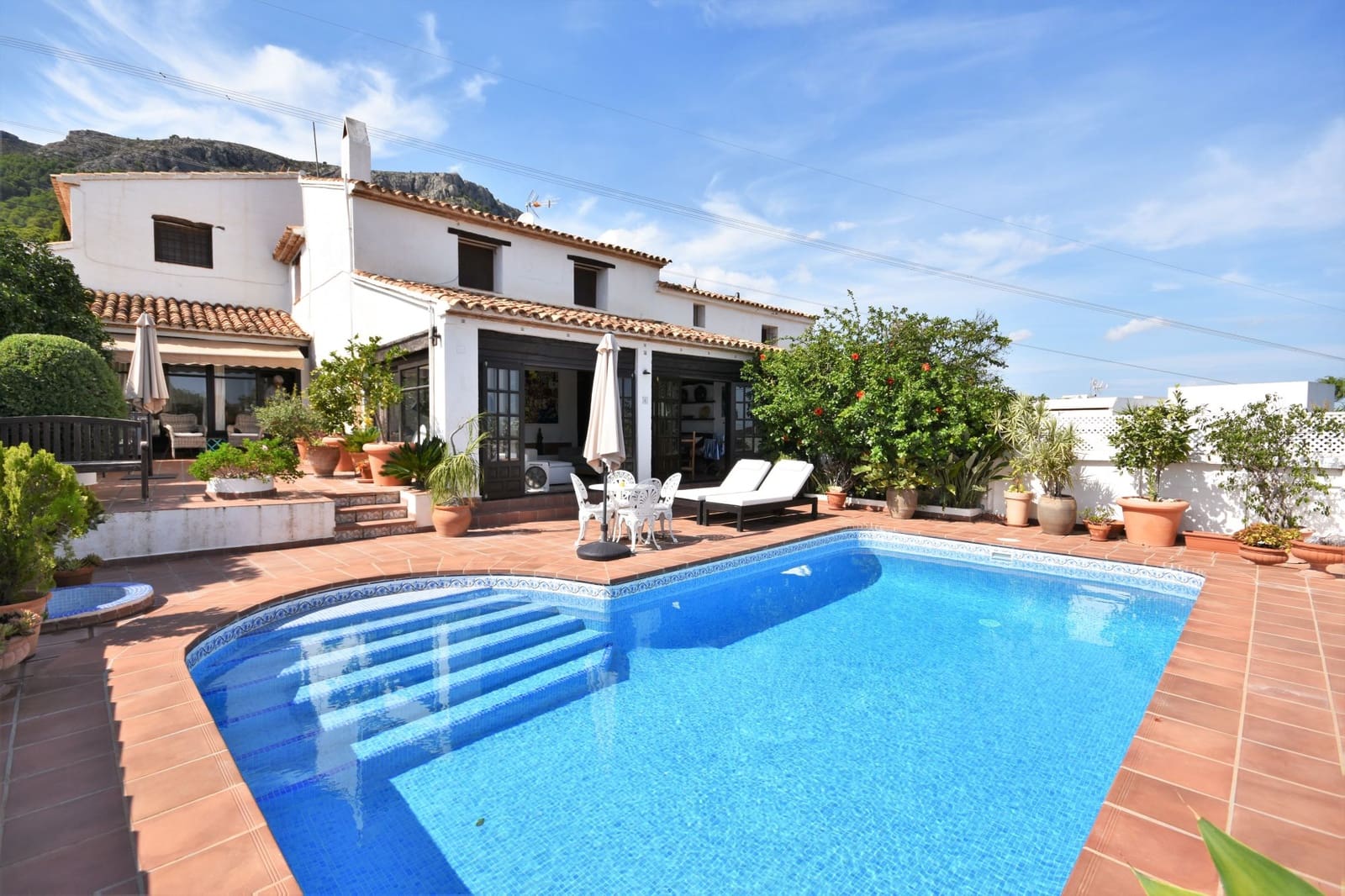 4 bedroom Villa for sale in Calpe / Calp with pool garage - € 588,000 (Ref: 7197096)