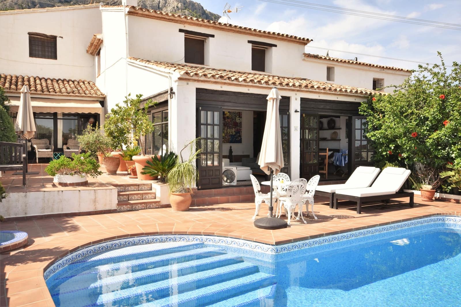4 bedroom Villa for sale in Calpe / Calp with pool garage - € 588,000 (Ref: 7197096)