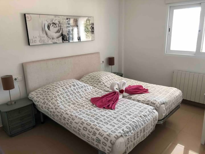 6 sypialnia Willa na sprzedaż w Calpe / Calp z basenem garażem - 855 000 € (Ref: 8541044)