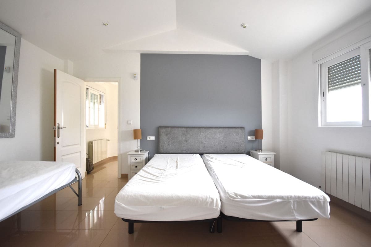 6 sypialnia Willa na sprzedaż w Calpe / Calp z basenem garażem - 855 000 € (Ref: 8541044)