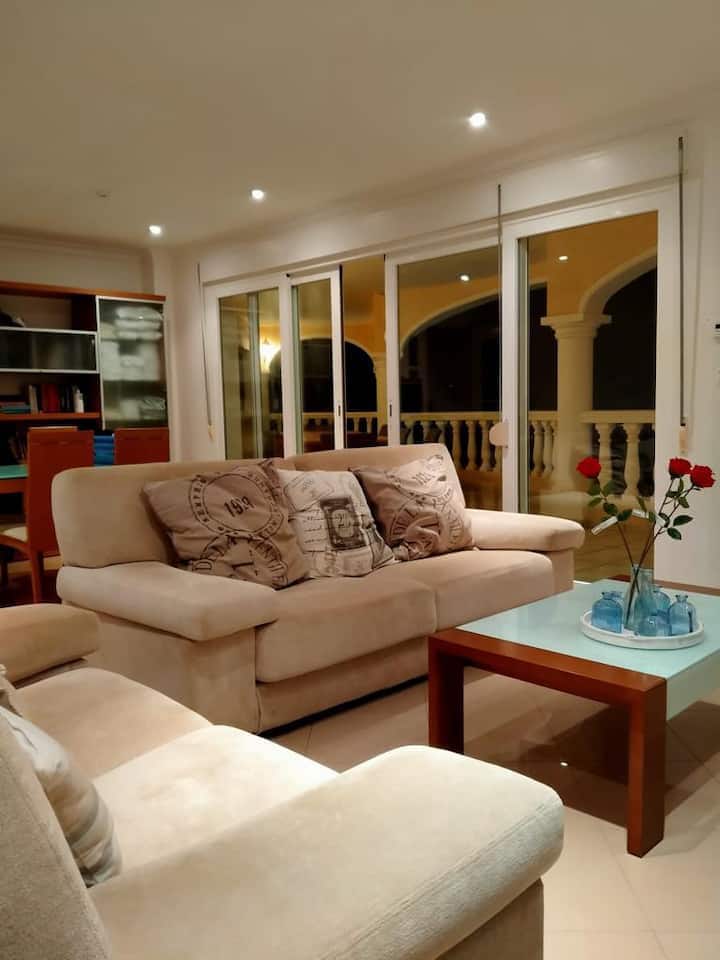 6 sypialnia Willa na sprzedaż w Calpe / Calp z basenem garażem - 855 000 € (Ref: 8541044)