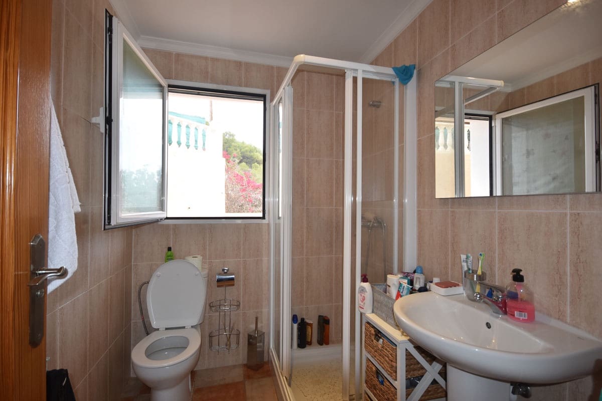 6 sypialnia Willa na sprzedaż w Calpe / Calp z basenem garażem - 855 000 € (Ref: 8541044)