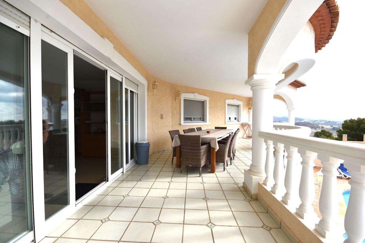 6 sypialnia Willa na sprzedaż w Calpe / Calp z basenem garażem - 855 000 € (Ref: 8541044)