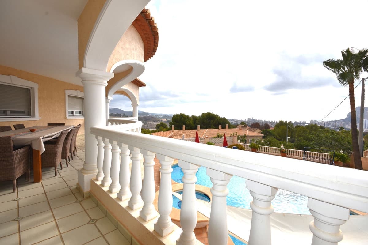 6 sypialnia Willa na sprzedaż w Calpe / Calp z basenem garażem - 855 000 € (Ref: 8541044)