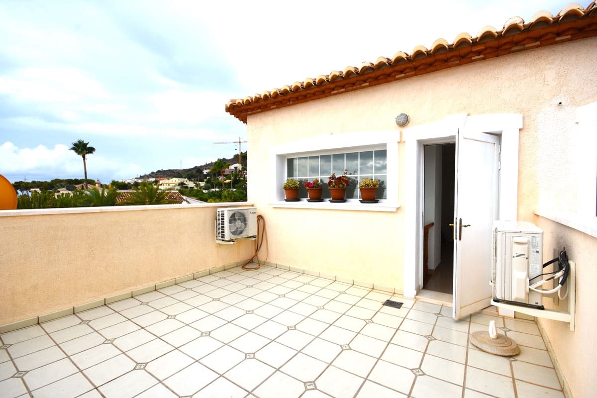 6 sypialnia Willa na sprzedaż w Calpe / Calp z basenem garażem - 855 000 € (Ref: 8541044)