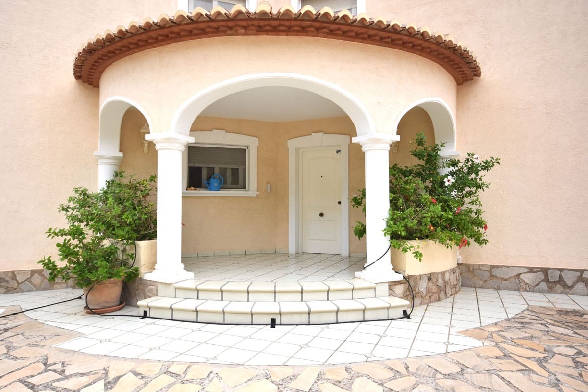 6 sypialnia Willa na sprzedaż w Calpe / Calp z basenem garażem - 855 000 € (Ref: 8541044)