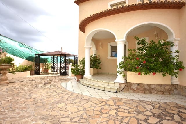 6 sypialnia Willa na sprzedaż w Oltamar - Cucarres, Calpe / Calp z basenem garażem - 855 000 € (Ref: 8541044)