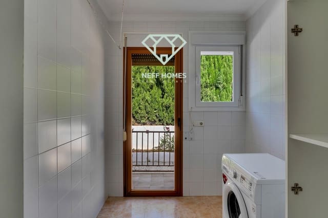 4 soveværelse Villa til salg i Calpe / Calp med garage - € 750.000 (Ref: 10184864)