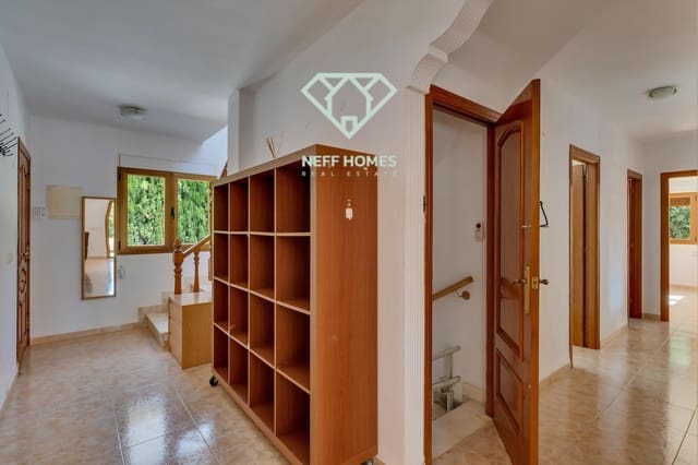 4 soveværelse Villa til salg i Calpe / Calp med garage - € 750.000 (Ref: 10184864)
