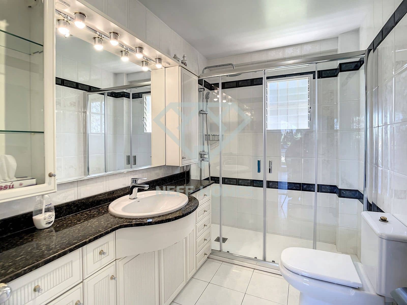 Chalet de 4 habitaciones en Albir en venta con piscina garaje - 1.350.000 € (Ref: 8051454)