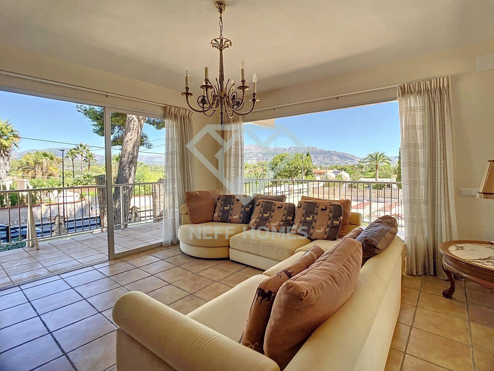 Chalet de 4 habitaciones en Albir en venta con piscina garaje - 1.350.000 € (Ref: 8051454)