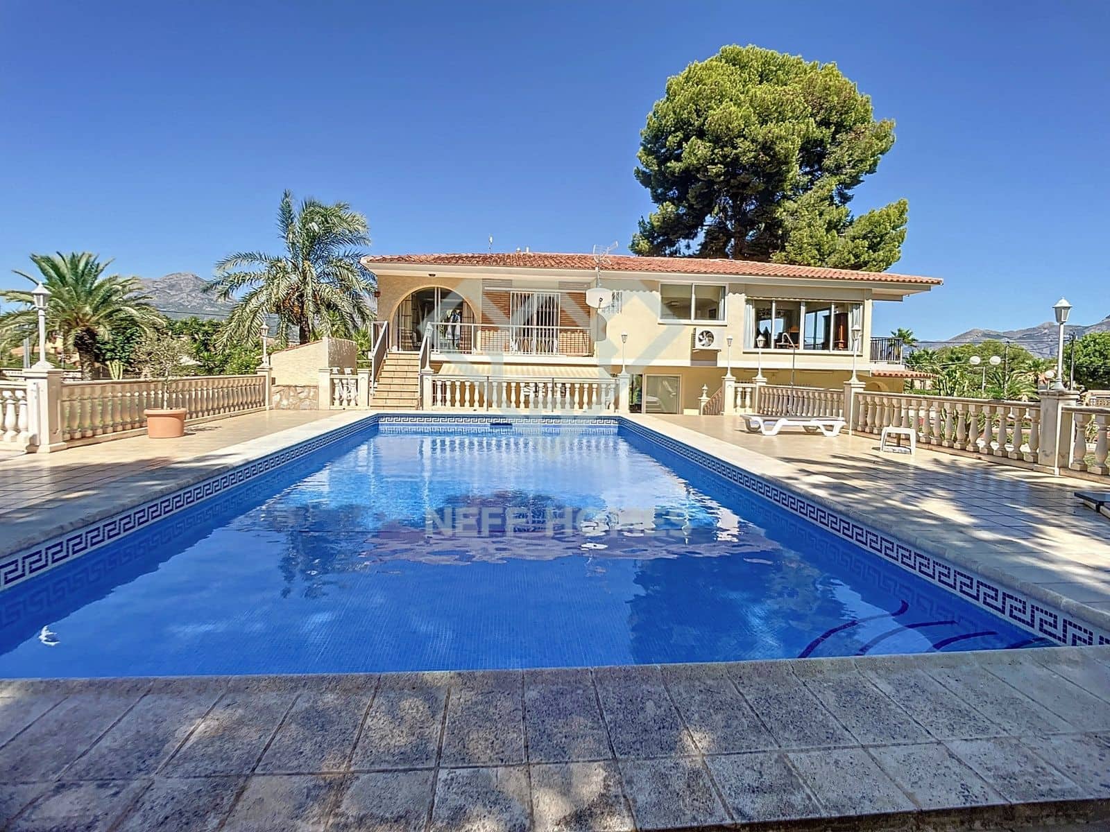 Chalet de 4 habitaciones en Albir en venta con piscina garaje - 1.350.000 € (Ref: 8051454)