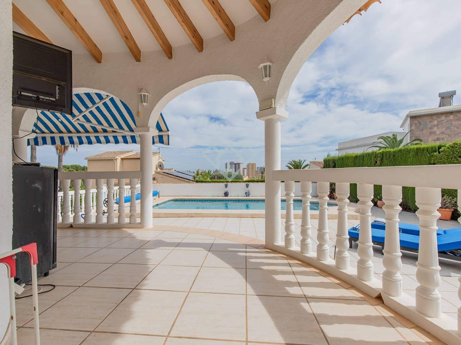 3 soveværelse Villa til salg i Calpe / Calp med swimmingpool garage - € 695.000 (Ref: 8053723)