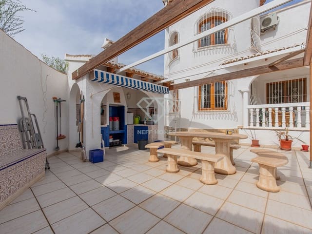 Chalet de 3 habitaciones en Calpe / Calp en venta con piscina garaje - 695.000 € (Ref: 8053723)