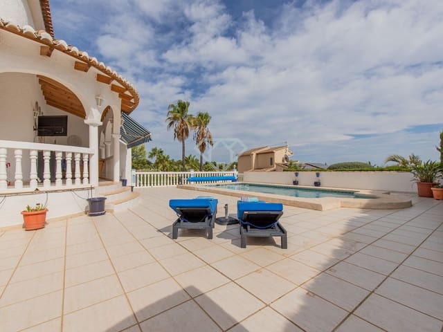 3 sypialnia Willa na sprzedaż w Calpe / Calp z basenem garażem - 695 000 € (Ref: 8053723)