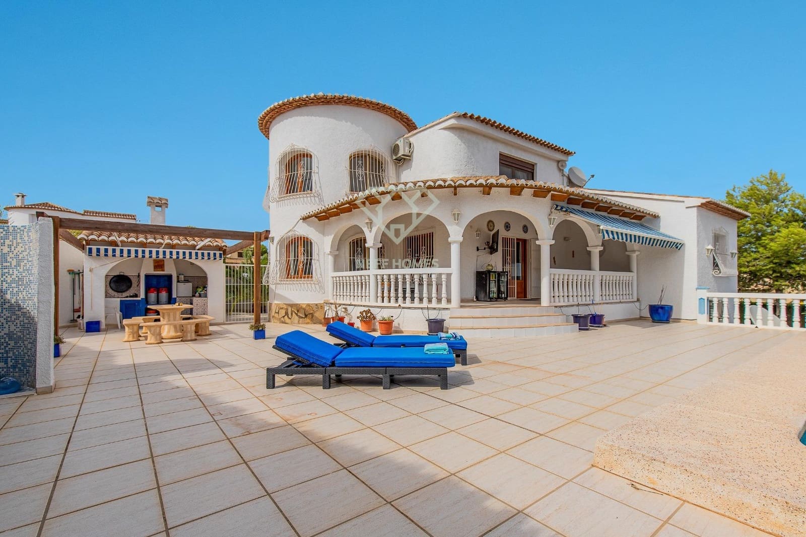 3 bedroom Villa for sale in Calpe / Calp with pool garage - € 575,000 (Ref: 8053723)