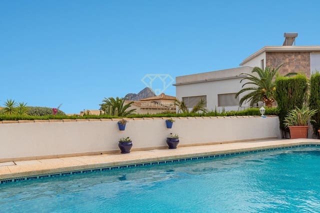 3 slaapkamer Villa te koop in Calpe / Calp met zwembad garage - € 575.000 (Ref: 8053723)
