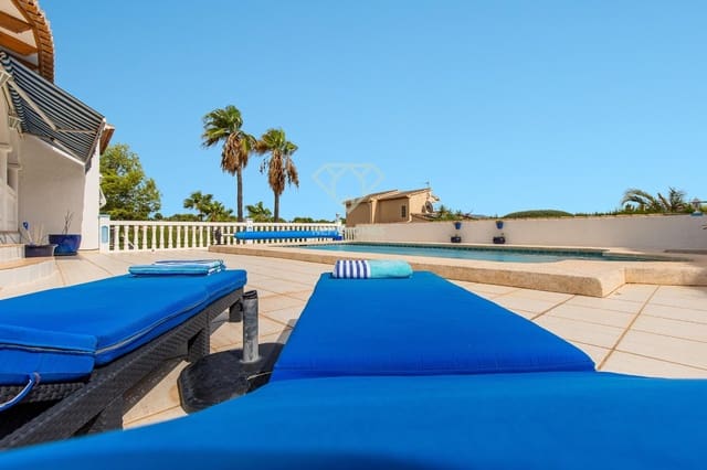 3 slaapkamer Villa te koop in Calpe / Calp met zwembad garage - € 575.000 (Ref: 8053723)