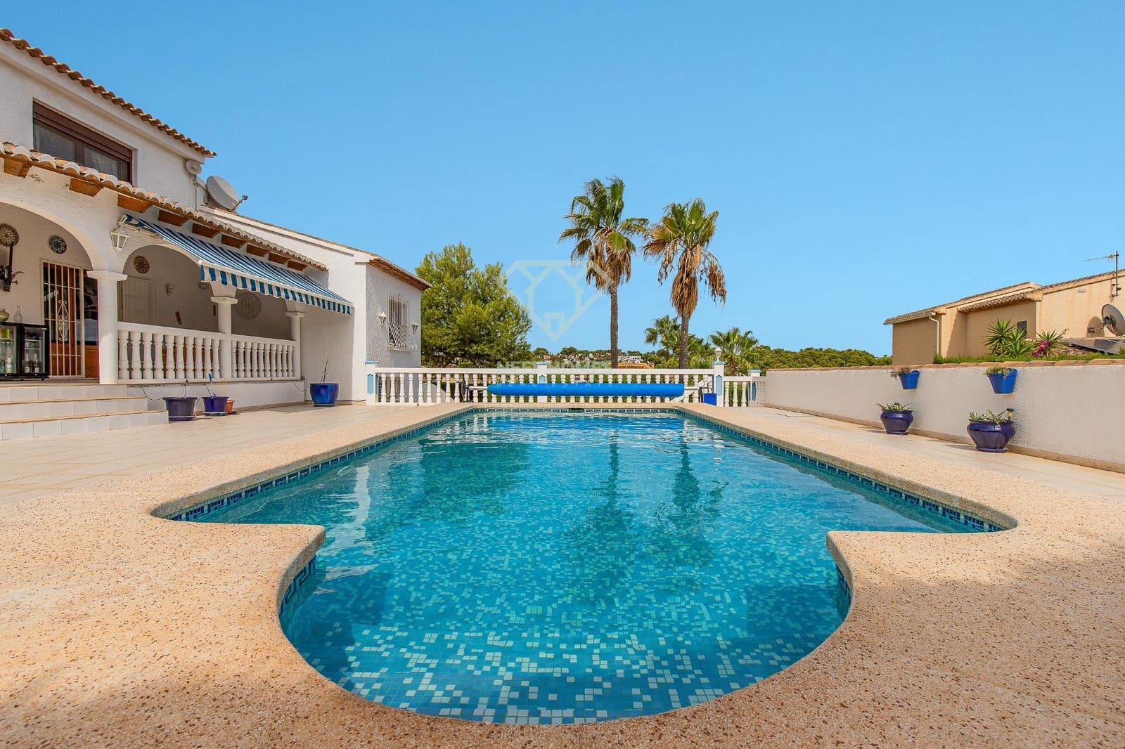 3 bedroom Villa for sale in Calpe / Calp with pool garage - € 575,000 (Ref: 8053723)