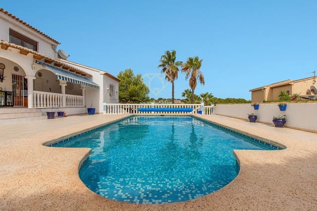 3 slaapkamer Villa te koop in Calpe / Calp met zwembad garage - € 575.000 (Ref: 8053723)